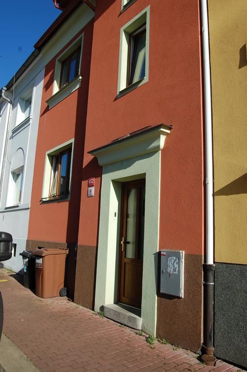 Apartment In A Red House With Garden Ceske Budejovice Extérieur photo